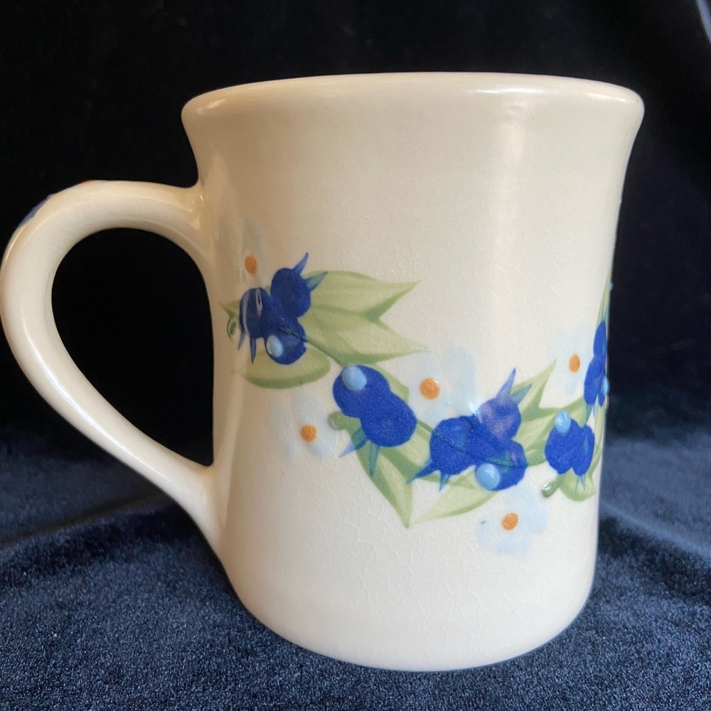🖤 Hand Thrown studio Pottery BLUEBERRY Mug Artist Signed